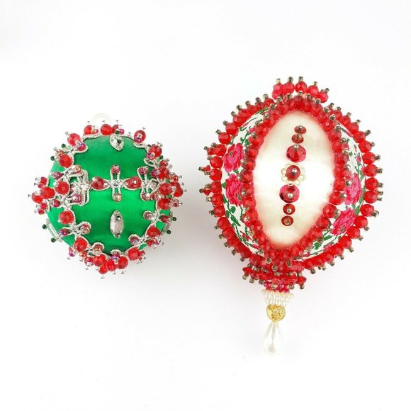 Vintage Satin Beaded Push Pin Christmas Ornaments Red Green Cream Lot Of 2 - Picture 2 of 12